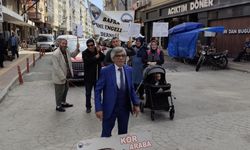 Bafra’da görme engellilerden farkındalık yürüyüşü