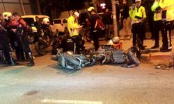 Bıçaklı yaralama olayına karışan motosikletli şüpheliler polisten kaçarken kaza yaptı: 3 yaralı