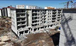 Depremin yıktığı Osmaniye kent merkezinde afet konutları yükseliyor