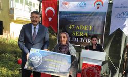 Hakkari’de kurulumu tamamlanan seralar kadın çiftçilere teslim edildi