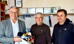 Karabiga Belediyesi’nden berberleri sevindiren hediye