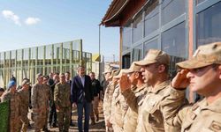 2. Ordu Komutanı Korgeneral Topaloğlu sınırdaki üs bölgelerini ziyaret etti