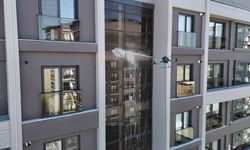 Adana’da cam temizliğine yeni soluk: Dronlar camcı oldu