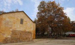 Ahi Evran Külliyesi'nde sonbahar güzelliği