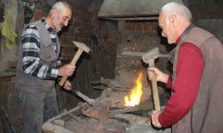 Babalarından kalan ocağı söndürmüyorlar