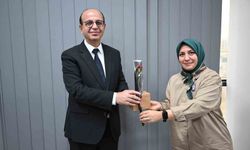 Başkan Geçit, eğitimin kahramanlarını unutmadı