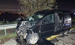 D-140'da kaza yapan araçlar hurdaya döndü: 1 ölü, 2 yaralı