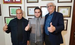 Doktorların 17 yıl önce "ameliyat olmazsa ölür" dediği çocuk doğru teşhisle hayata tutundu