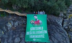 Giresun Adası’nda, Alperen Şengün’e onur posteri