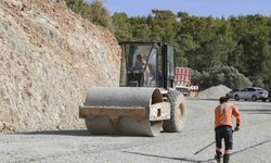 Gülnar’da 5 mahalleyi birbirine bağlayan yol yenilendi