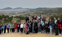 Manisa'da 61 kadın öğretmen 24 Kasım'ı Gençlik Kampında kutladı