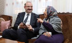 Rektör Hacımüftüoğlu'ndan anlamlı öğretmenler günü ziyareti