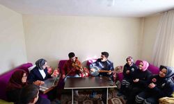 Tokat Belediyesi yaşlıların evine temizlik ve canlı müzikle misafir oldu