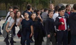 Yürüyüşü ile fenomen olan öğretmene sürpriz