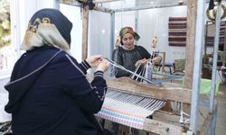 Kadınlar el emeği ve gönül birliğiyle üretiyor