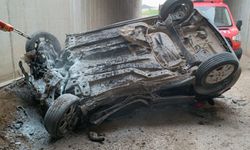 Araç otoyol köprüsünden düştü: 2 ölü, 3 yaralı