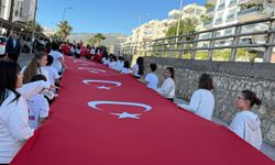 Silifke'de bayrak yürüyüşü