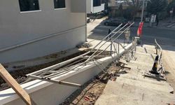 Ankara'da kamyonet devrildi: 1 yaralı