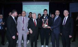 Haberal'dan şampiyonlara jest: Burs oranı yüzde 20'ye çıkarıldı