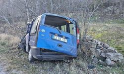 Hurdaya dönen araçlarda 1 kişi öldü, bir kişi yaralandı