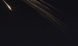 İran'dan İsrail'e yeni füze saldırıları: En az 2 kişi hayatını kaybetti