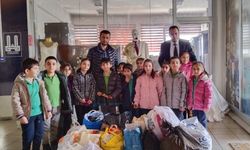 Öğrencilerden Hayır Çarşısı'na gıda bağışı