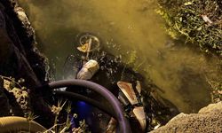 Otomobilin çarptığı elektrikli bisiklet kanala düştü: 1 ölü, 1 yaralı