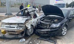 Refüje çarpıp karşı şeride geçen otomobil başka araca çarptı: 1 ölü