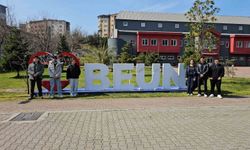 'Savaşta hiç kimse kazanmayacak' diyen uluslararası öğrenciler barış istiyor