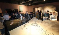 Siyer Sergisi ve Mukaddes Emanetler Sergisi Kadir Gecesi'nde doldu taştı