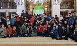 Teravih etkinlikleriyle öğrencilere manevi eğitim