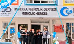 Erdemli’de Heyecan Dolu Açılış: AGD Gençlik Merkezi Kapılarını Açtı