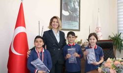 Altıntaş'ta dereceye giren öğrenciler ödüllendirildi