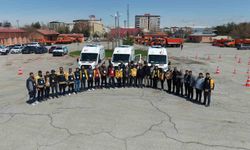 Ambulans sürücülerine sürüş eğitimi