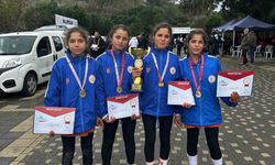 Atletizmde bir ilk: 4 kız kardeş kürsüye çıktı