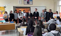 Çaldıran Müftülüğünden öğretmenlere 'Geçmiş Olsun' çiçeği