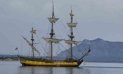 Cook Adaları bayraklı yelkenli Datça'ya demirledi