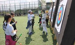 Denizli'de okçular 23 Nisan için yarıştı