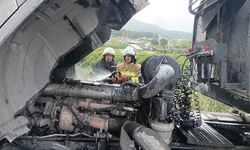Dörtyol'da tırın motorunda yangın çıktı