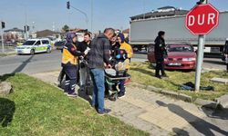 Düzce'de kavşakta otomobiller çarpıştı: 6 yaralı