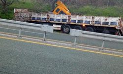 Elazığ'da tır yoldan çıktı: 1 yaralı