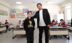 Hakkari'de öğrencilerin başarısı kupayla taçlandı