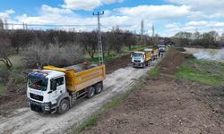 Malatya Büyükşehir Belediyesi Akçadağ'da grup yolunu yeniliyor