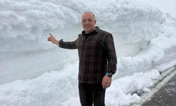 Nisan ortasında kış geri döndü: Kars-Erzurum karayolu beyaza gömüldü