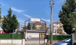 Okul çevresindeki 'şüpheli' ekipleri harekete geçirdi