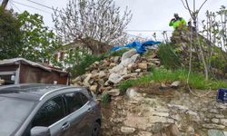 Otomobil tezgahın üzerine uçtu: 1 yaralı