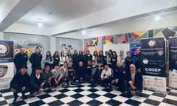 Polisten 50 öğrenciye kurs malzemesi yardımı