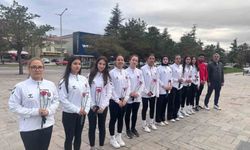 Şampiyon oldular, unutmadılar: 10 can için karanfil bıraktılar