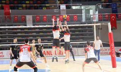 Şanlıurfa Büyükşehir Belediyesi genç erkekler voleybol takımı filede iddialı