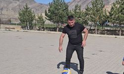 Şelale'nin 'Yetenekli' müdürü: Topu iki defa potaya, kendini öğrencilerinin gönüllerine soktu